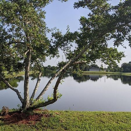 Port Saint Lucie A Little Piece Of Heaven- Peaceful Lake View Apartment- 1 Min From I95 And Turnpike Port St. Lucie Экстерьер фото